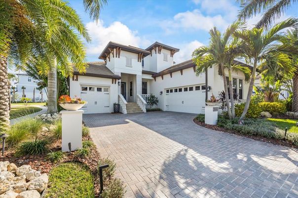 Attached, Exterior, Facade, Spanish Mediterranean