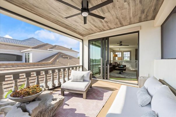 Exterior, Interior, Sun Room