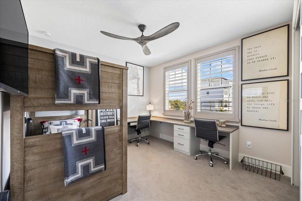 Home Office, Interior