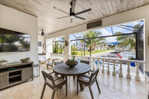 Dining room, Glass Ceilings, Interior, Sun Room, Wooden Ceilings