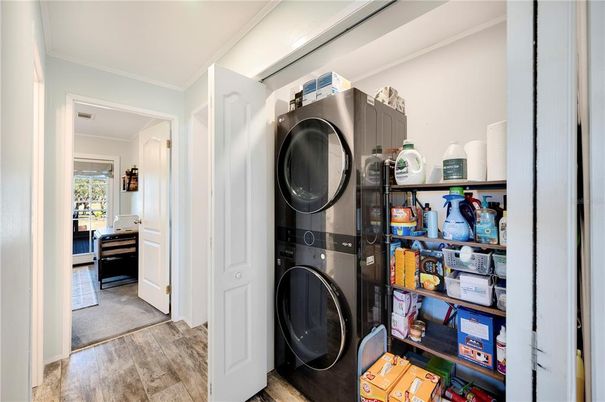 Interior, Utility Closets, Washer, Wood Texture Flooring
