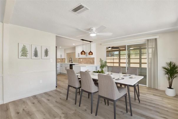 Dining room, Interior, Kitchen, Pendant Lights, Recessed Lighting, Wood Texture Flooring