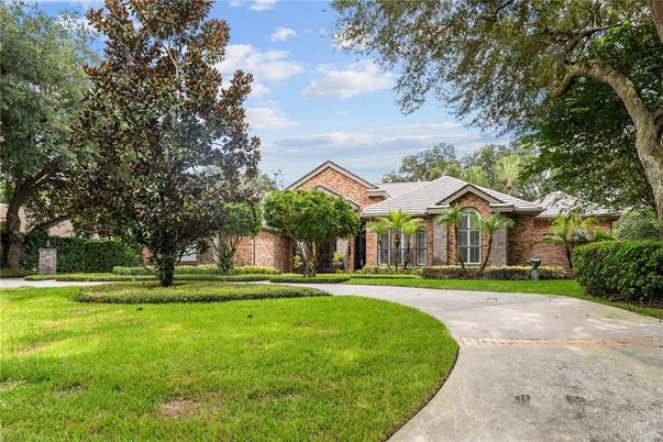 Backyard, Exterior, Facade, Brick Facade, Brick Traditional