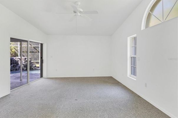 Empty room, Interior