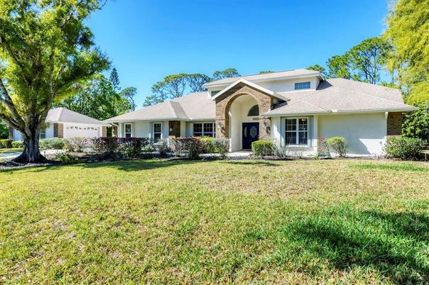 Backyard, Exterior, Facade, Ranch
