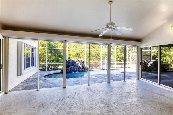 Interior, Pool, Sun Room