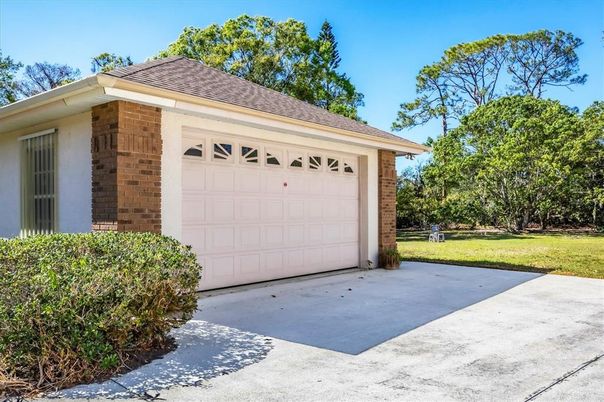 Detached Garage, Exterior