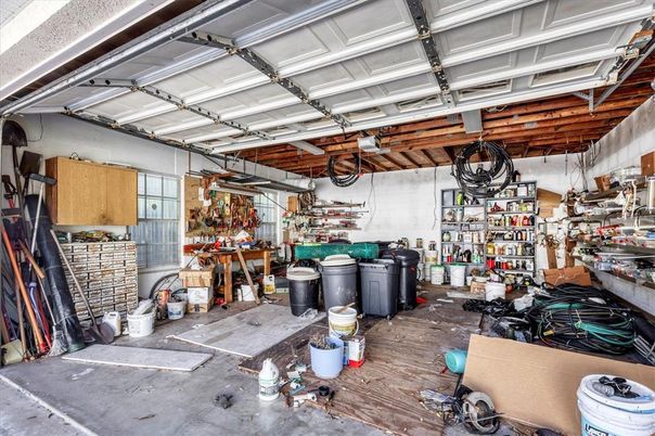 Garage, Interior