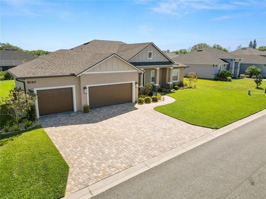 Attached, Exterior, Facade, Ranch