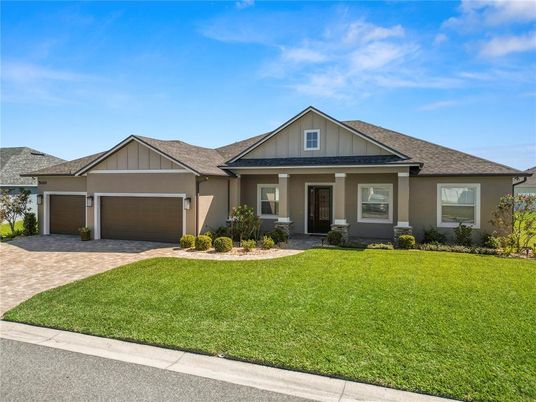 Attached, Exterior, Facade, Ranch