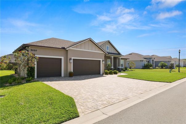 Attached, Exterior, Facade, Ranch