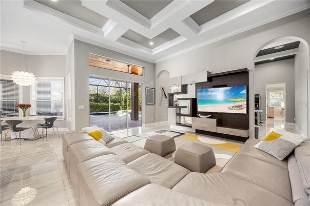 Chandelier, Dining room, Interior, Kitchen, Living room, Pendant Lights, Recessed Lighting