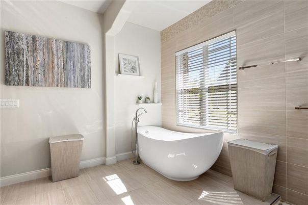 Bathroom, Free Standing Baths, Interior