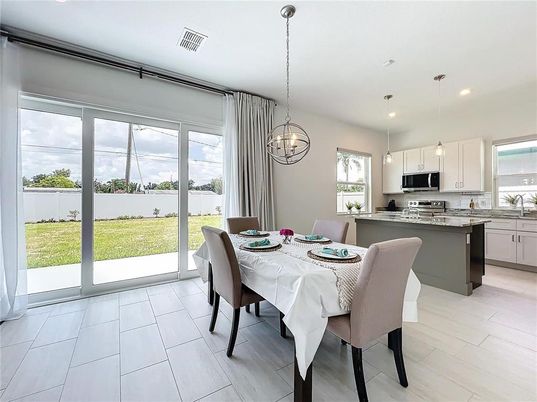 Dining room, Interior, Kitchen, Pendant Lights, Recessed Lighting, Stainless Steel Appliances