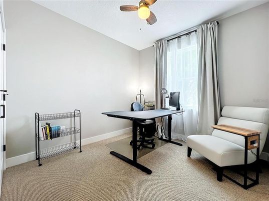 Home Office, Interior