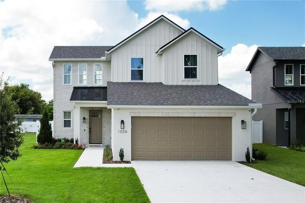Attached, Exterior, Facade, Farmhouse