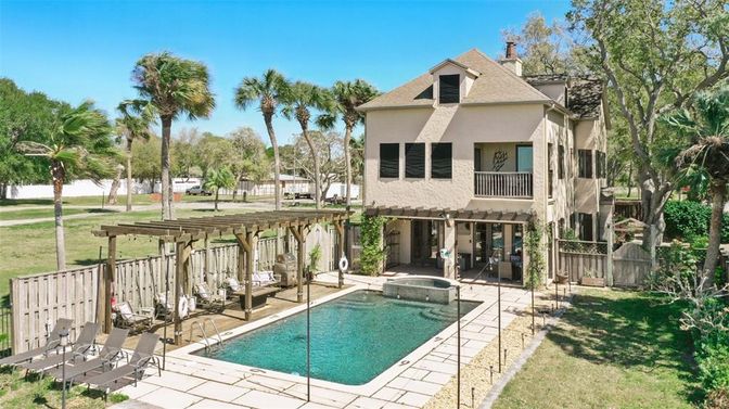 Backyard, Exterior, Pool