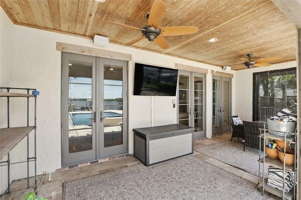 Exterior, Recessed Lighting, Water