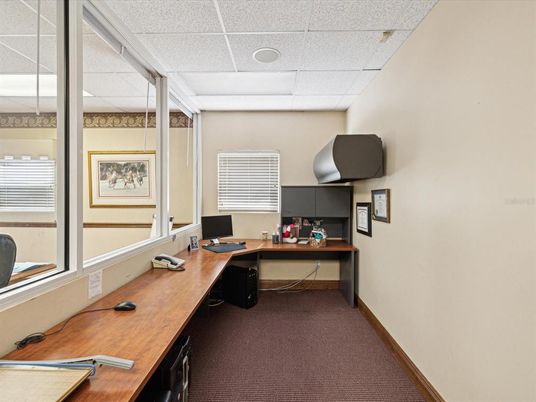 Home Office, Interior