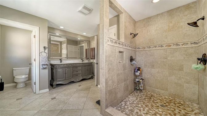 Bathroom, Interior, Recessed Lighting
