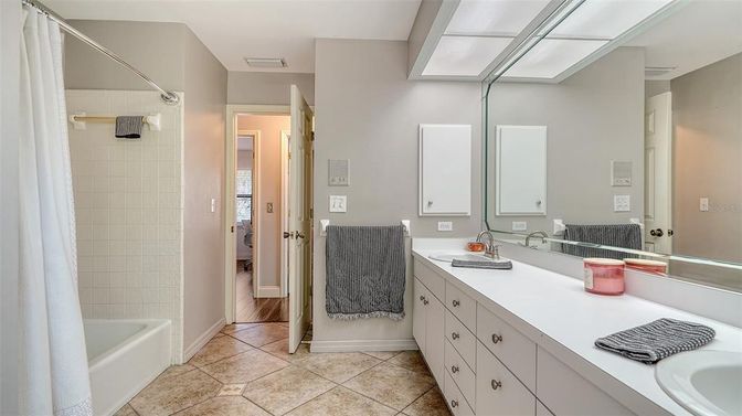 Bathroom, Dual Sink Vanities, Interior