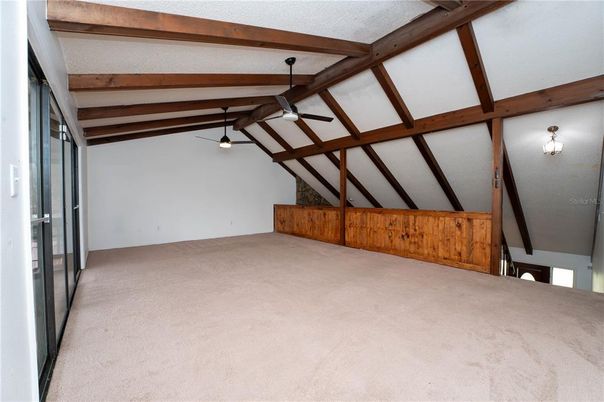 Empty room, Interior, Wooden Beams