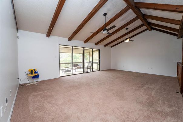 Empty room, Interior, Wooden Beams