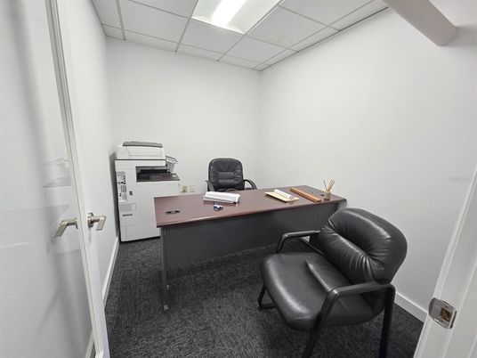 Home Office, Interior
