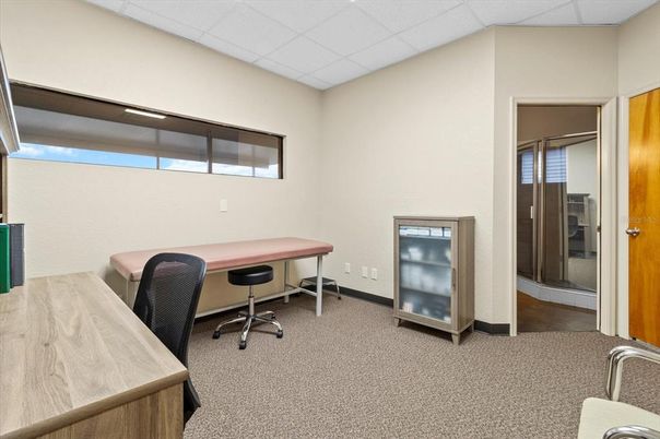 Home Office, Interior