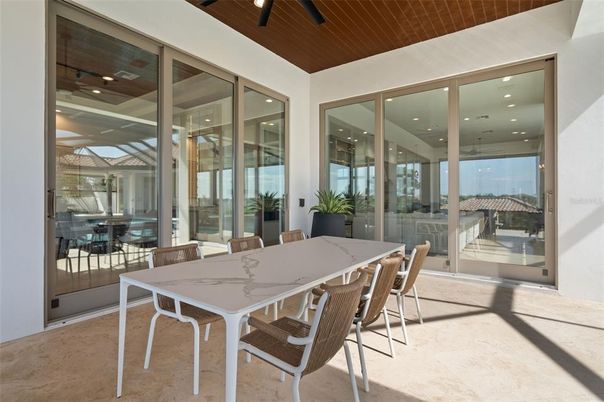 Dining room, Interior
