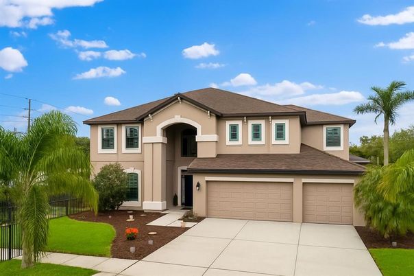 Attached, Exterior, Facade, Mediterranean