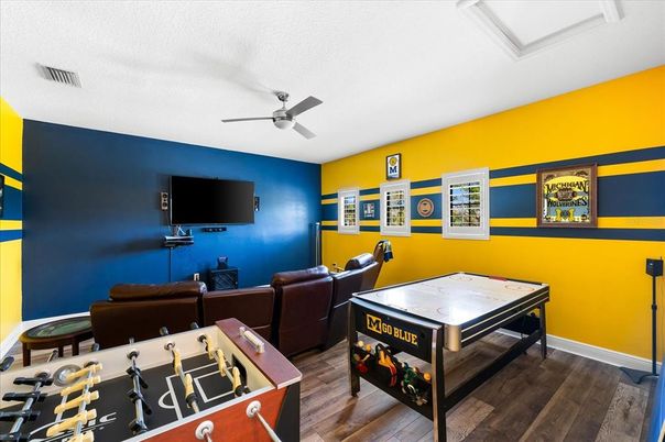 Home Theatre Room, Game Room, Interior, Wood Texture Flooring