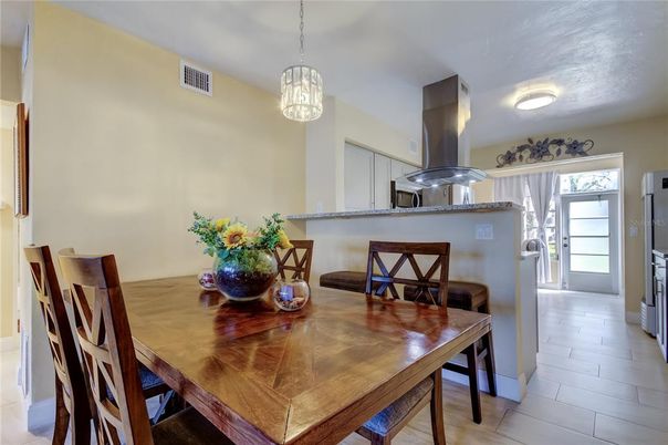 Dining room, Interior, Kitchen, Pendant Lights, Stainless Steel Appliances