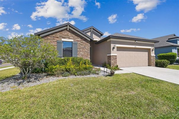 Attached, Exterior, Facade, Brick Facade, American Craftsman