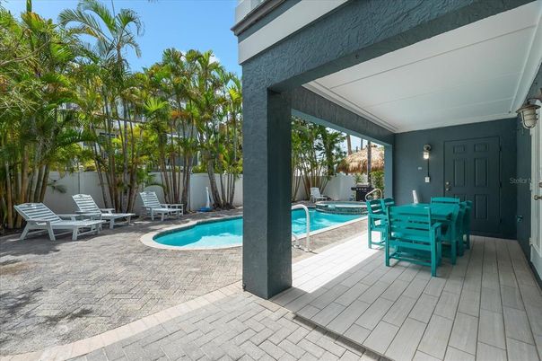 Exterior, Pool