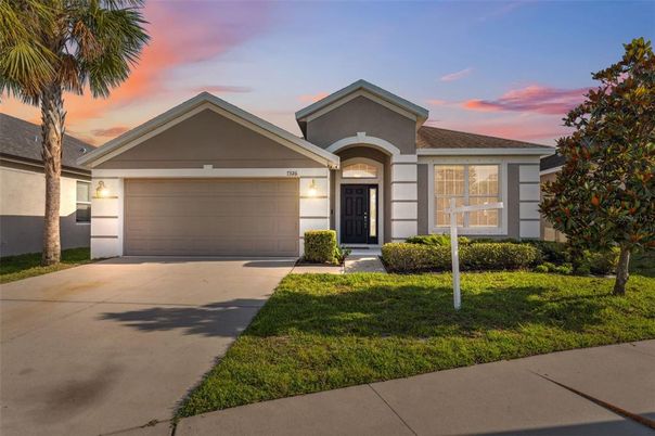 Attached, Exterior, Facade, American Craftsman