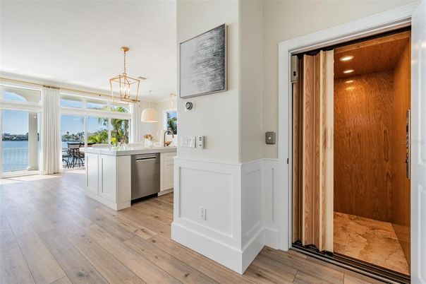 Dining room, Interior, Kitchen, Pendant Lights, Recessed Lighting, Wood Texture Flooring