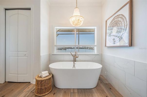 Bathroom, Free Standing Baths, Interior, Pendant Lights, Wood Texture Flooring