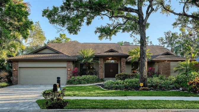 Attached, Exterior, Facade, Ranch