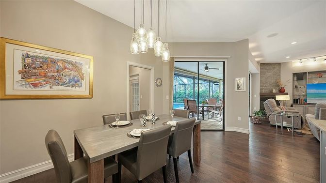 Dining room, Interior, Living room, Pendant Lights, Recessed Lighting, Wood Texture Flooring