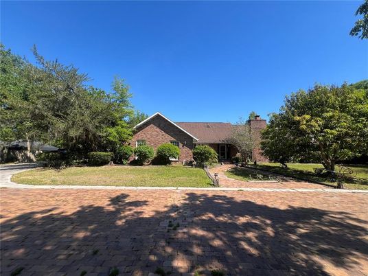 Exterior, Facade, Brick Facade, Ranch