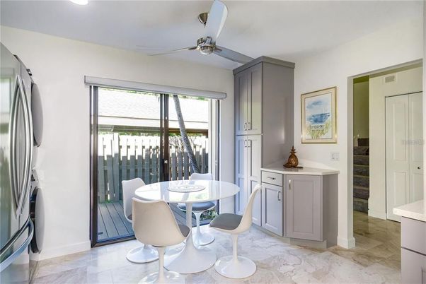Dining room, Interior, Recessed Lighting