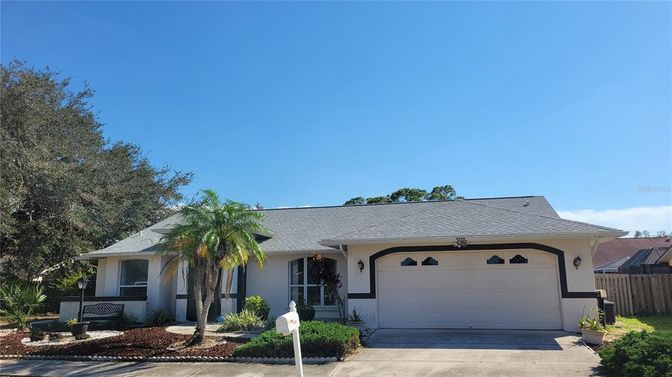 Attached, Exterior, Facade, Ranch