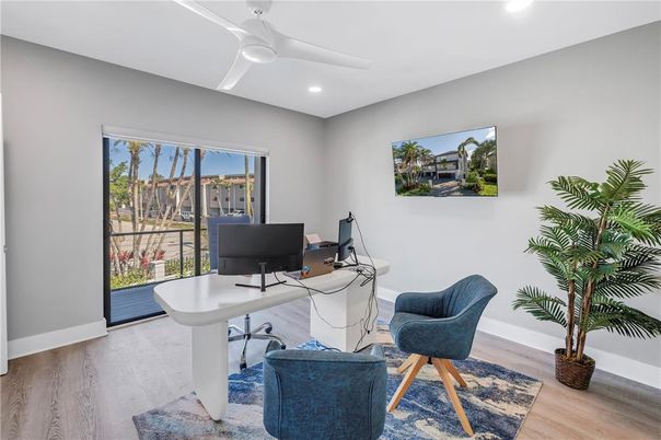 Home Office, Interior, Recessed Lighting, Wood Texture Flooring