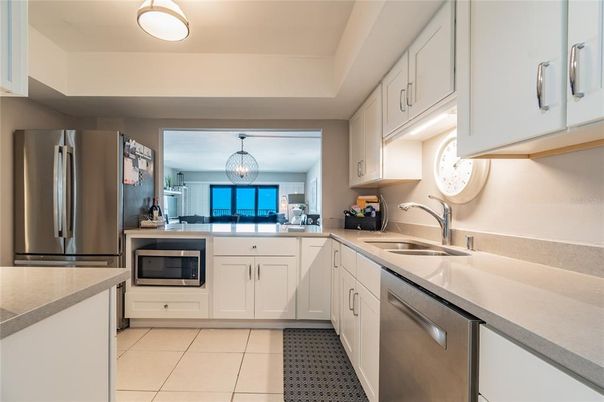 Interior, Kitchen, Pendant Lights, Stainless Steel Appliances