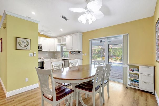 Dining room, Interior, Kitchen, Recessed Lighting, Wood Texture Flooring