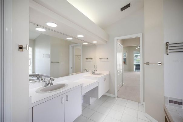 Bathroom, Dual Sink Vanities, Interior, Recessed Lighting
