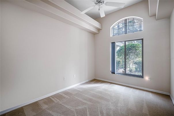 Empty room, Interior