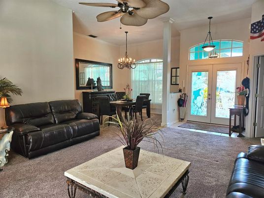 Chandelier, Dining room, Interior, Living room, Pendant Lights