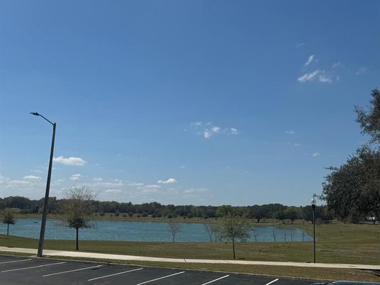 Exterior, Lake